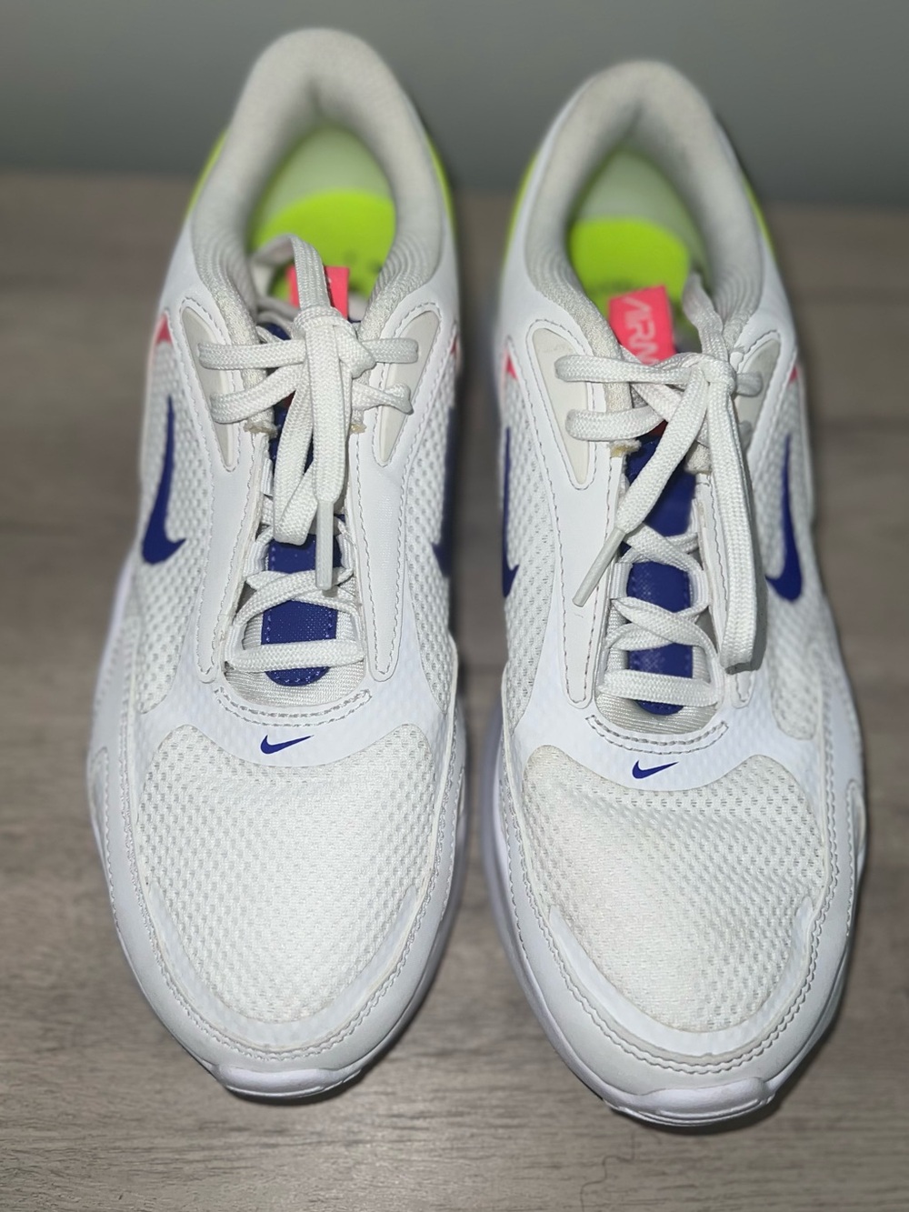 Nike Women's Air Max Bolt AMD sneakers in the "White Indigo Burst Pink Blast"